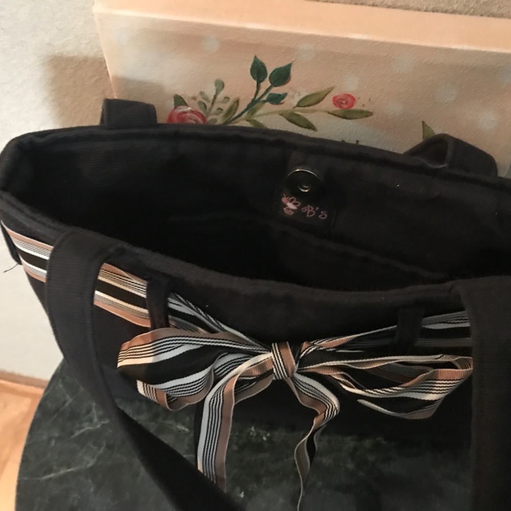 B’s Purse - Interchangeable Ribbon - Picture 3 of 4